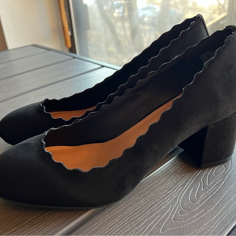 Torrid Black Scallop-Edge Block Heel Pumps